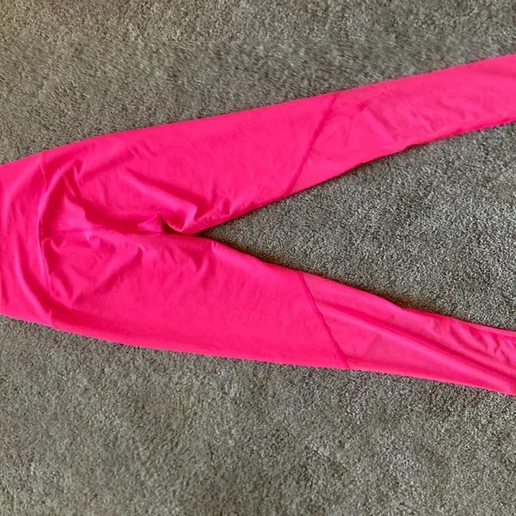 Beach Riot - Picture 7 of 8